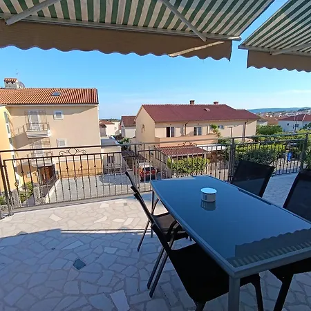 Petrov Apartament Veglia